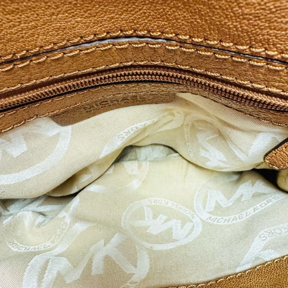 MICHAEL KORS  Messenger Leather bags for women, Crossbody
